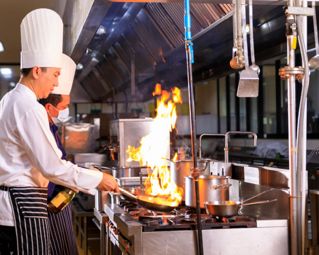 Điện cực, que dò lửa, dây cáp và bó dây